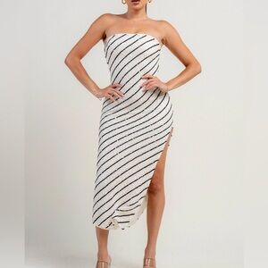 Chic Strapless Black and White Dress